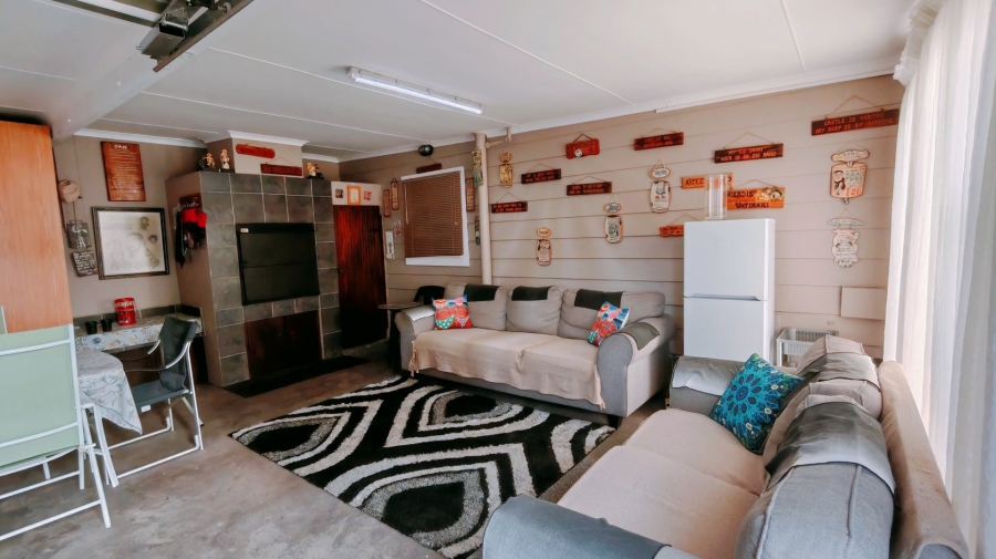 2 Bedroom Property for Sale in Hartenbos Central Western Cape